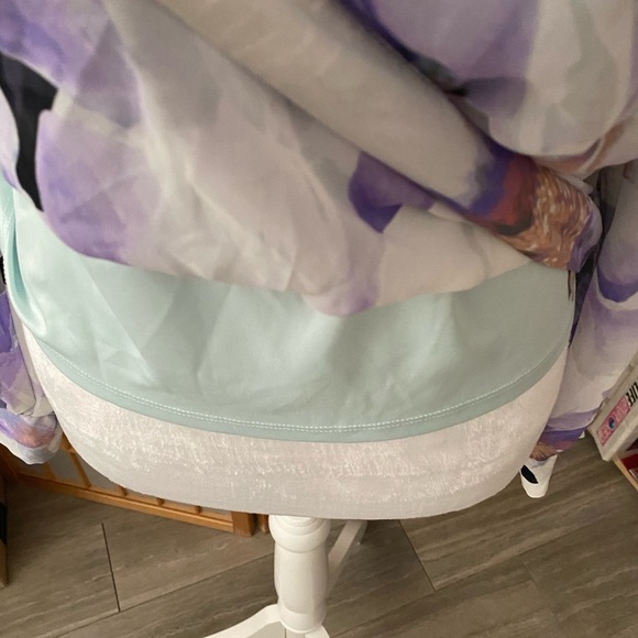 Jennifer Lopez Small Top Blouse Shirt Purple Floral Sheer Overlay & Tank 2 Piece - Picture 4 of 8